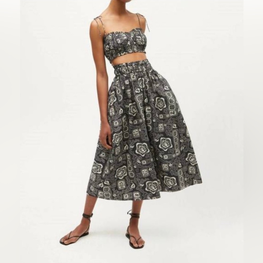 Rhode Resort Pooja Crop Top In Bazaar Black.